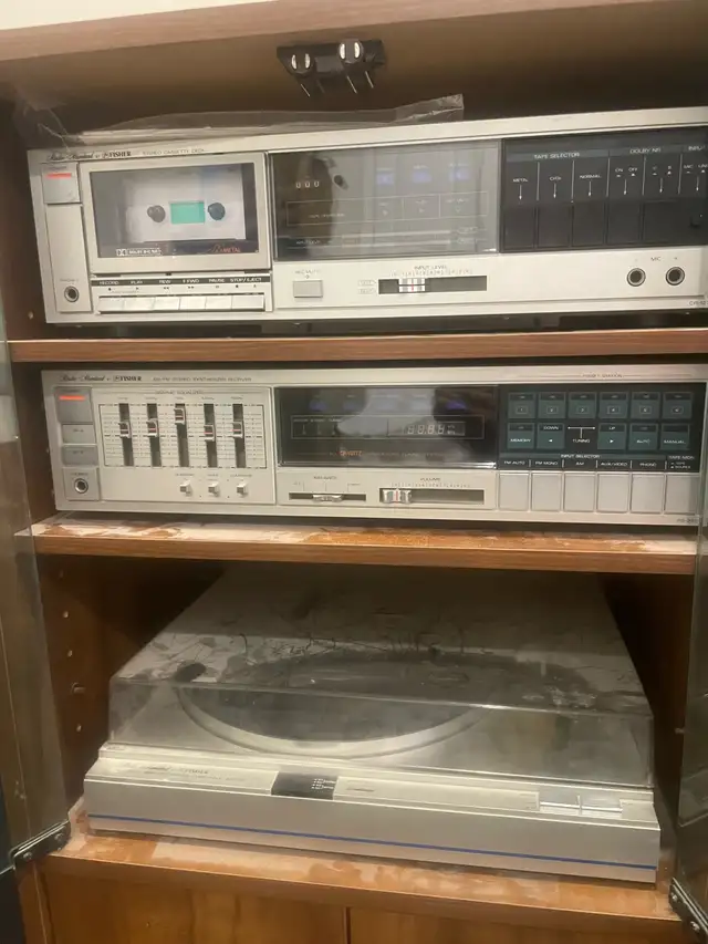 vintage stereo  in Stereo Systems & Home Theatre in City of Toronto - Image 4