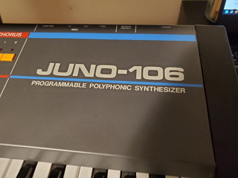 Roland Juno-106 Synthesizer for sale  