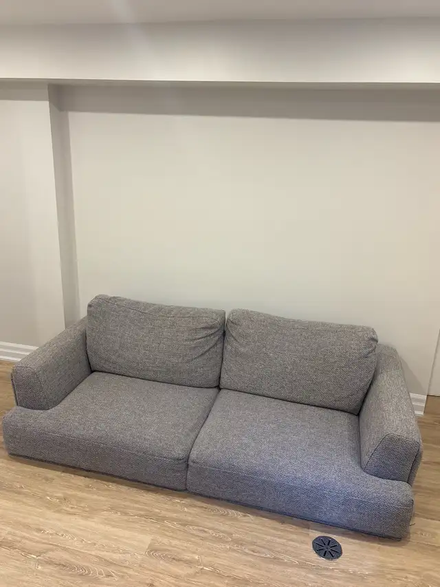Structube Sofa in Couches & Futons in City of Toronto - Image 3