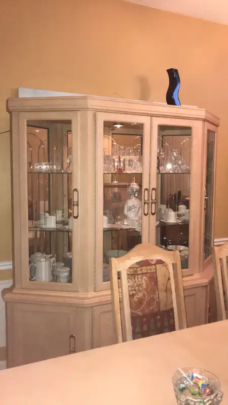 dining room set in Dining Tables & Sets in Laval / North Shore - Image 2