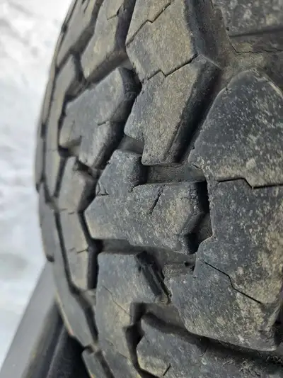LT285/45R22 Comforser CF1100 All weather Tires Great condition! About 50% on them Dot 2023 Please fe...
