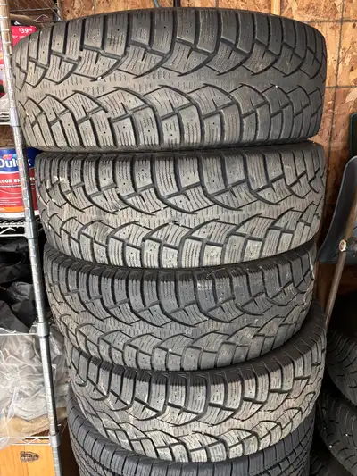 225/65/R17 200.00 No rims