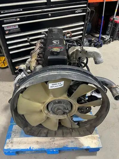 2006 5.9 Cummins engine 367,xxx km Engine runs but needs a new Injector as it was missing abit , wou...