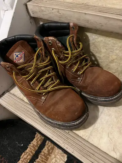 Size 7 men’s work Boots, View more