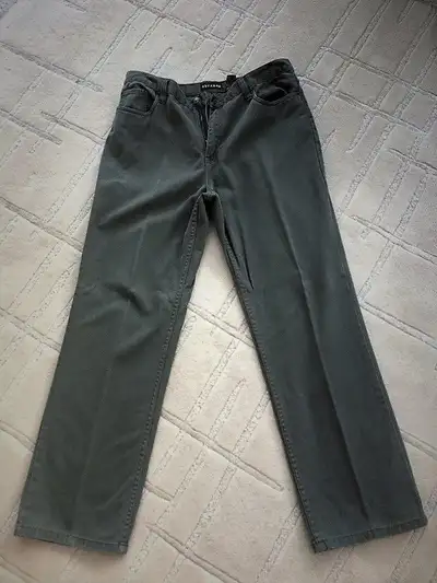 MAKE GREAT CUTOFFS - NEVADA JEANS LIKE BRAND NEW - EXCELLENT CONDITION - RUGGED, HARDLY WORN - 36 x...