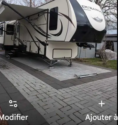 Avec ses 2 chambres elle peut coucher 7 personnes, sa cuisine avec îlot central,frigo 2 portes (élec...