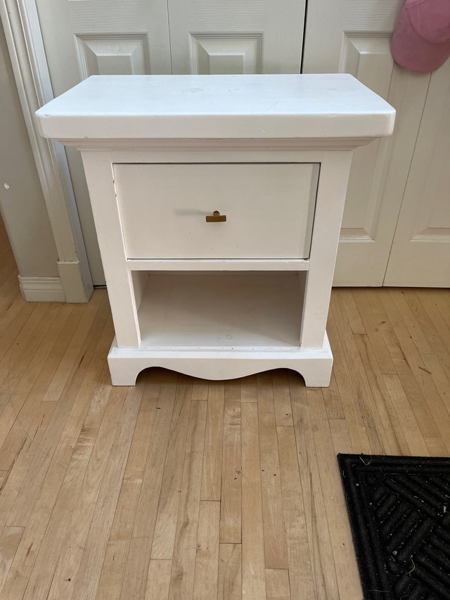White Nightstand Other Tables Calgary Kijiji