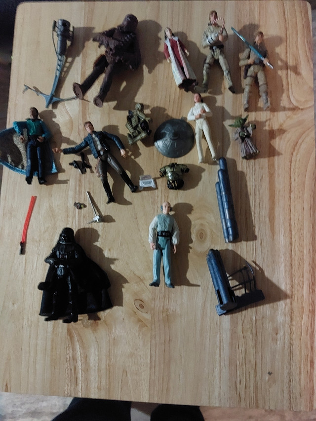 Empire Strikes Back toy lot in Toys & Games in Brockville