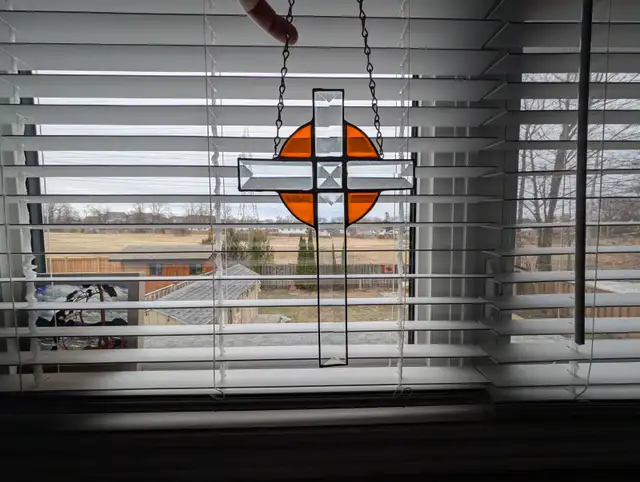 Vintage Stained Glass Cross Window Hanger in Arts & Collectibles in Oakville / Halton Region - Image 3