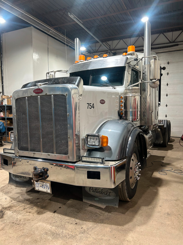 2019 Peterbilt in Heavy Trucks in Prince George - Image 2