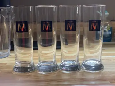 MOLSON CANADIAN BEER GLASSES (4) $40 DOLLARS FOR THE SET OR $10 PER GLASS NO CRACKS CHIPS OR SCRATCH...