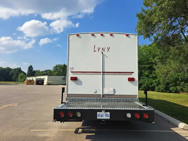 2005 GMC C5500 motorhome 2wd in RVs & Motorhomes in Vernon - Image 4