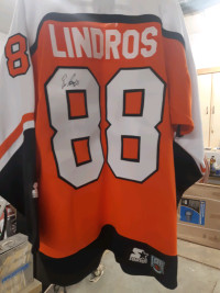 Eric Lindros Signed Jersey