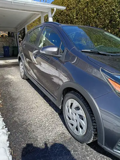 Toyota Prius C 2018 | Hybride | 86 000 km | Jamais accidentée | 2 jeux de pneus inclus Bonjour, Je m...
