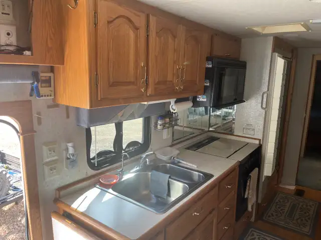1996 Newmar Mountain Aire 40 ft. motorhome in RVs & Motorhomes in Grande Prairie - Image 7