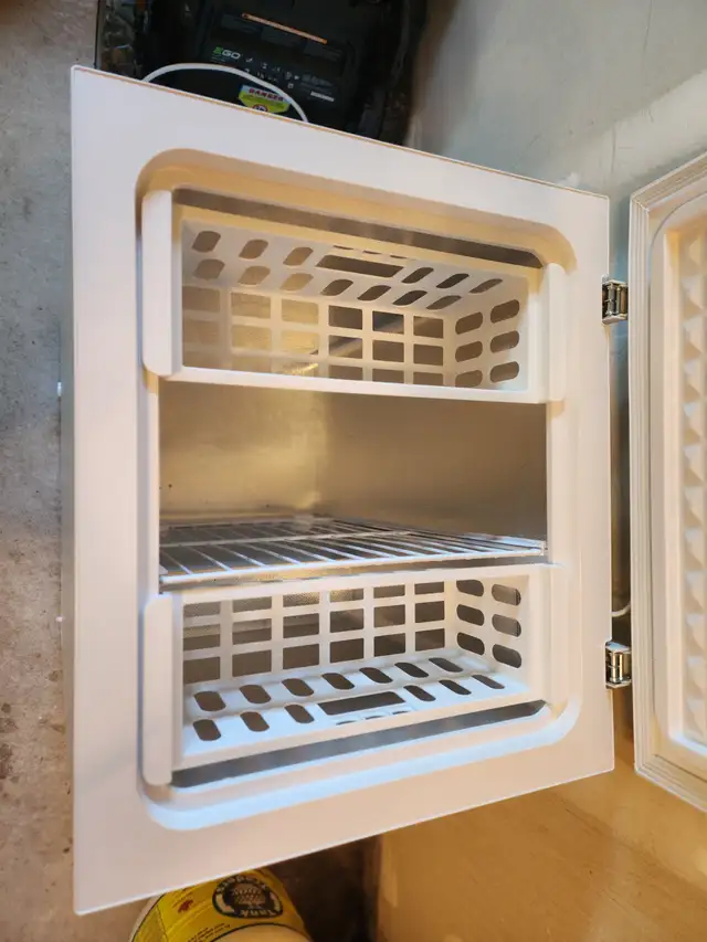 Vissani 5.0 cu. ft. Chest Freezer in Freezers in Oakville / Halton Region - Image 5