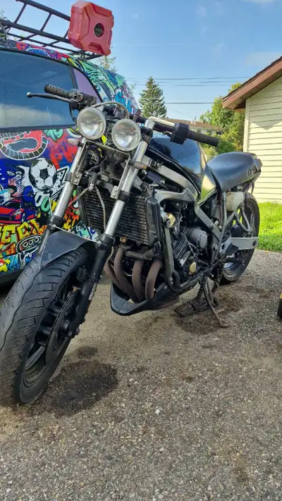 Great project bike! It ran when i bought it. It was a project bike for me and my buddy. But he passe...