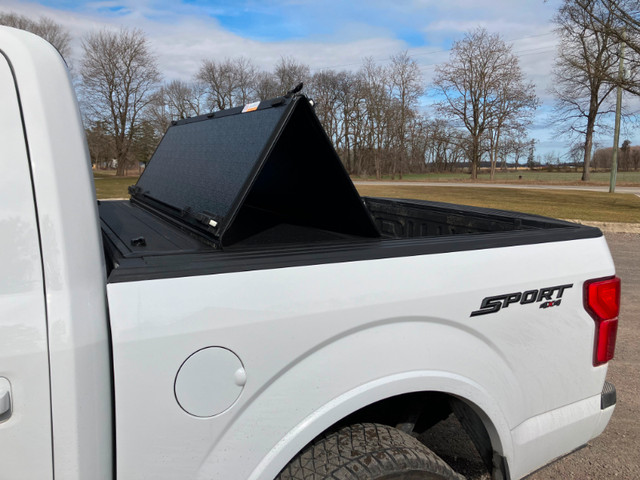 Truck bed cover in Other Parts & Accessories in Norfolk County - Image 2