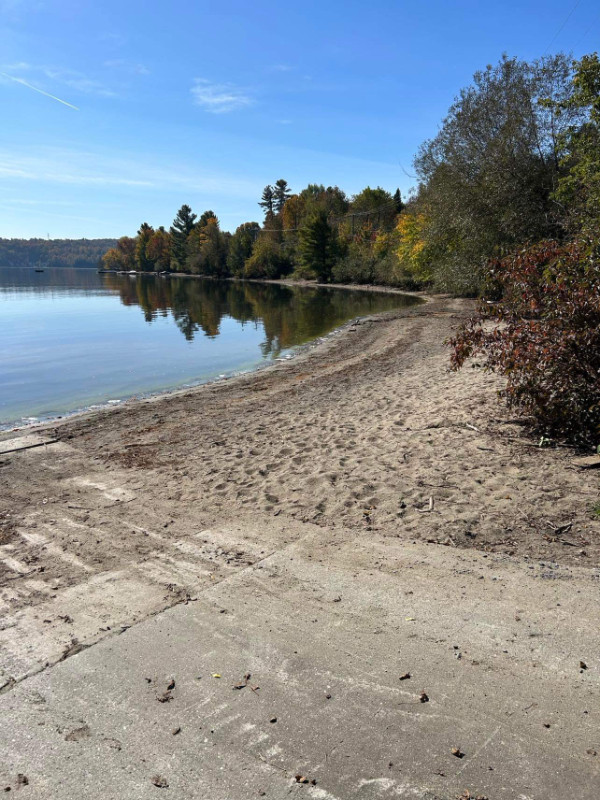 Terrain avec accès au lac dans Terrains à vendre  à Sherbrooke - Image 2