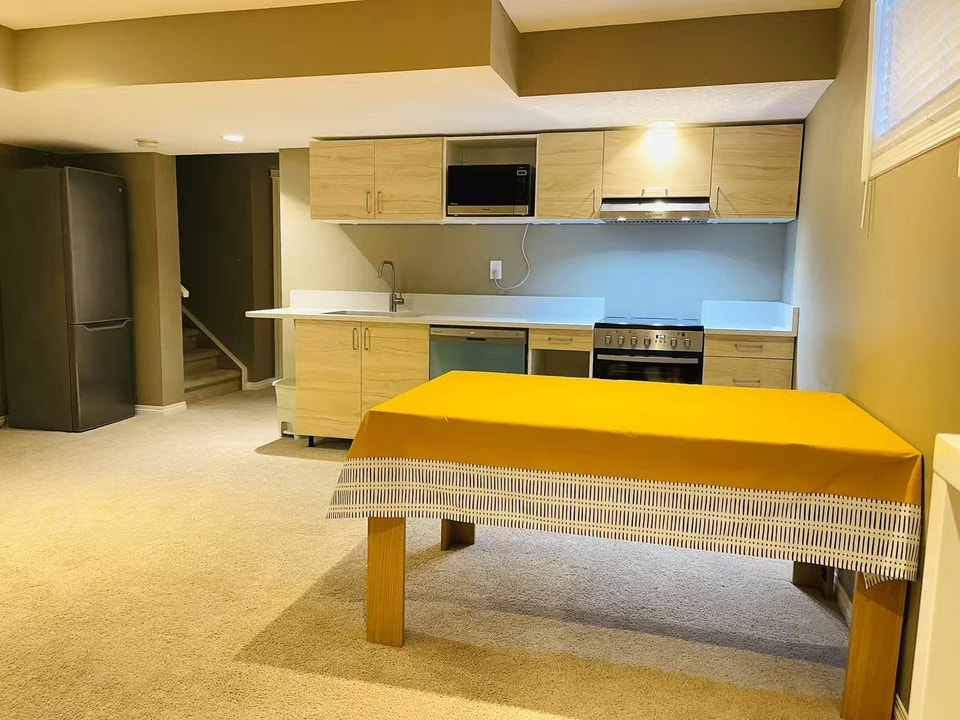 Spacious & bright Bsmt Suite in Calgary NW- Separate Entrance 2