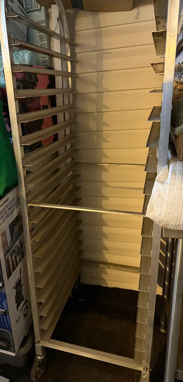 Bakers Rack in Industrial Kitchen Supplies in Laval / North Shore - Image 4