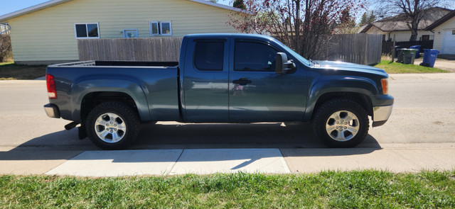2007 GMC Sierra in Cars & Trucks in Red Deer