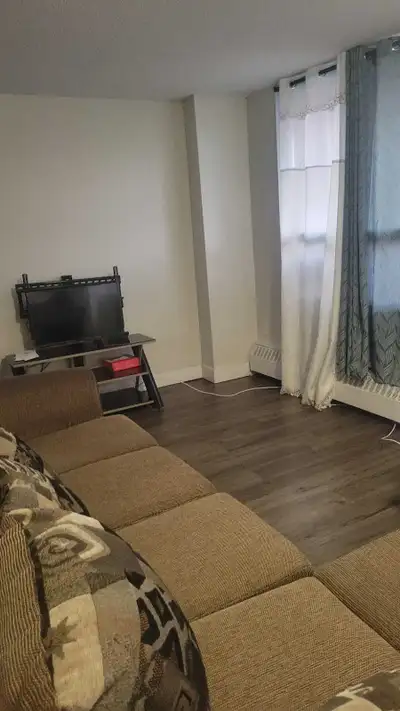 I am offering a bright, clean, and comfortable room for rent in a well-maintained home featuring mod...