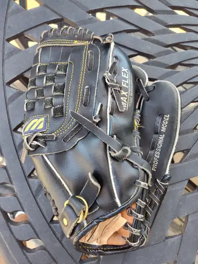 MIZUNO MZ107 Black Full Leather Youth Baseball Glove RHT, View more
