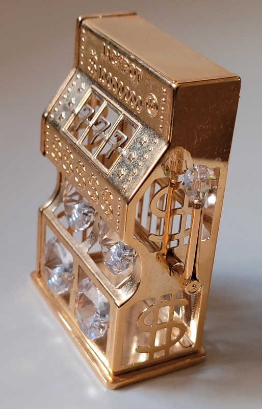 24k Gold Plated Slot Machine with Swarovski Crystal Elements in Arts & Collectibles in Oshawa / Durham Region - Image 3