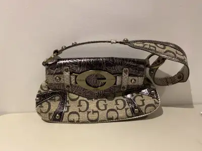 Vintage Y2K Guess purse, View more