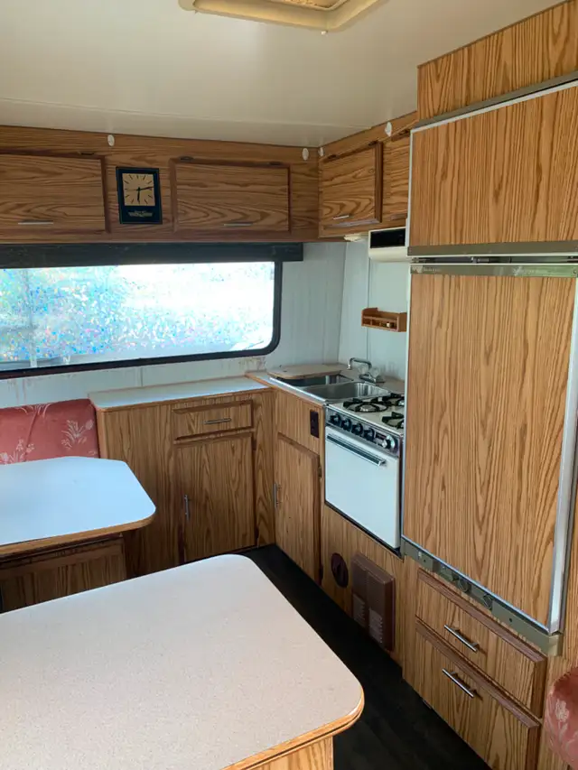 24' Travel Lite Fifth Wheel Trailer - $6,000 (Maple Ridge, BC) in Travel Trailers & Campers in Tricities/Pitt/Maple - Image 5