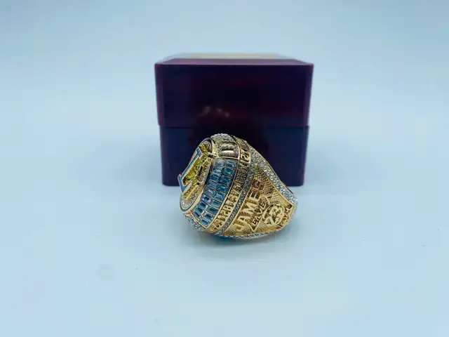 Lebron James	m LA Lakers NBA Championship Ring In Custom Display in Arts & Collectibles in London - Image 6