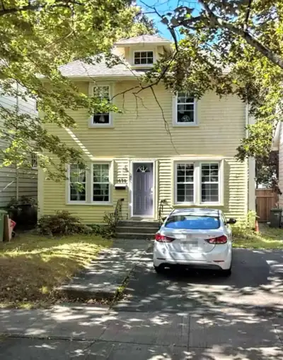 Room for rent (Summer) March 1st - August 30th. 5 minute walk to DAL $880 per month everything inclu...