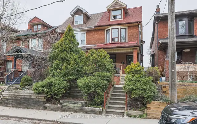 Private Room for Rent with 2 lovely humans and cats- Bloorcourt in Room Rentals & Roommates in City of Toronto - Image 2