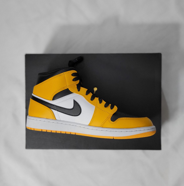 Nike Air Jordan 1 Mid Taxi Reverse - 554724701 - Size 9.5 - New in Men's Shoes in City of Toronto - Image 2