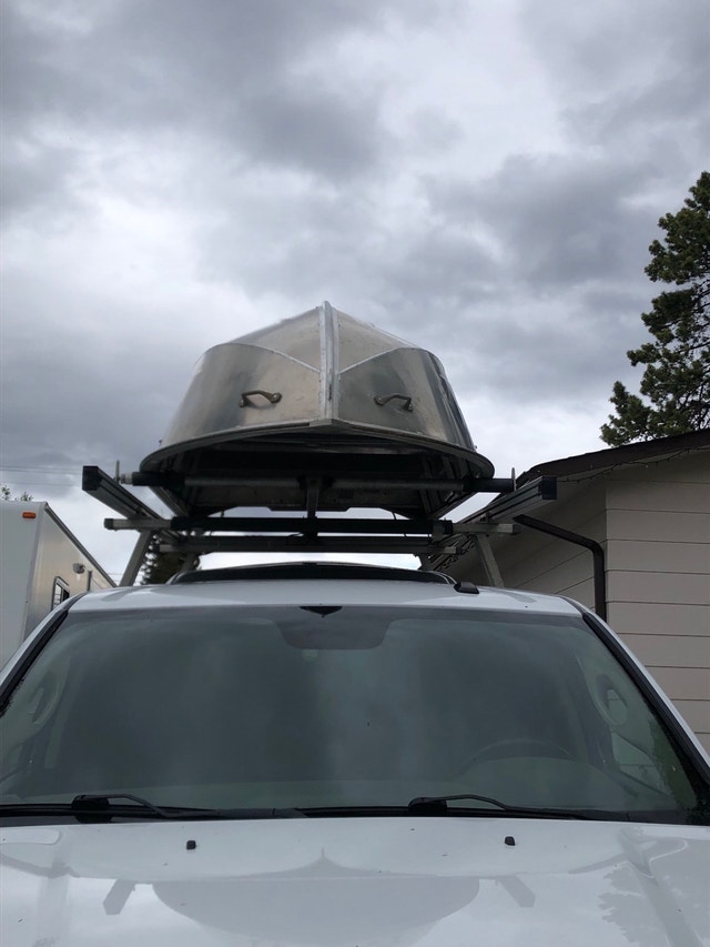 2021 marlon 12ft boat And 9.9 Yamaha four stroke and boat Loader