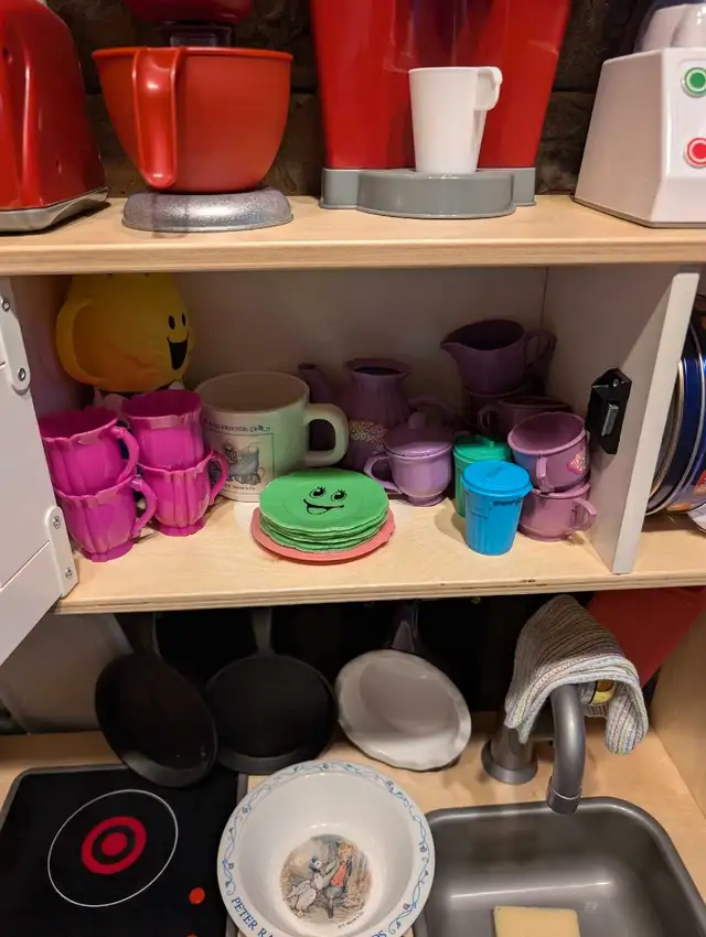 Ikea kitchen in perfect condition, with TONS of accessories 63804731865859122