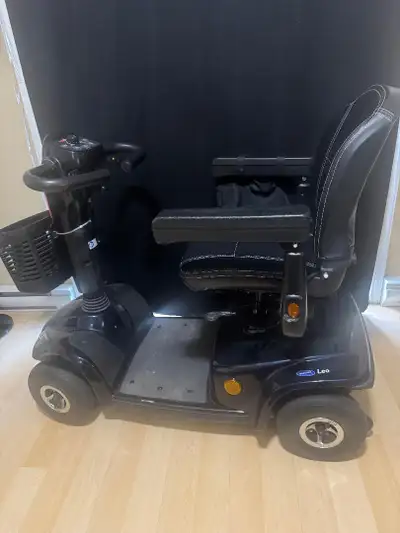 Need this gone asap - 5 years old, bought in 2019. 4 wheel Invacare Leo Scooter. Retails for $3600....