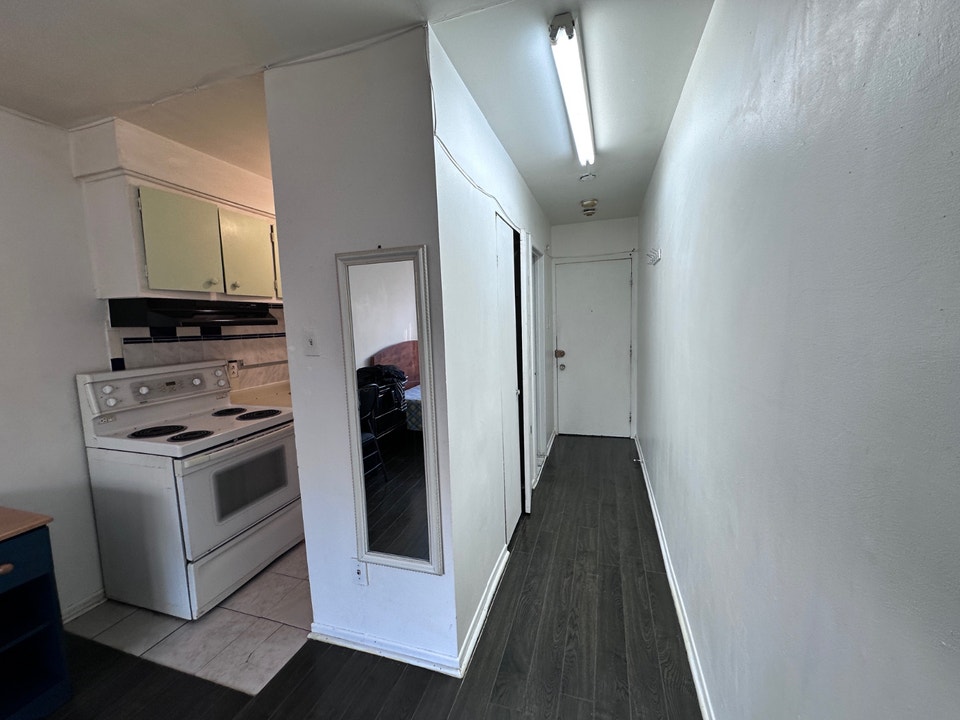 Downtown Near McGill All Included Furnitured Studio for Rent !!! 3