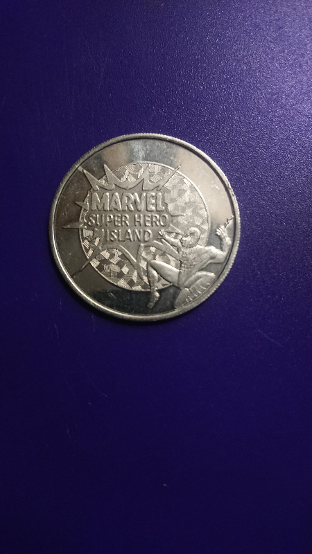 OBO Universal Marvel Super Hero Island Token RARE Early 2000s in Arts & Collectibles in Thunder Bay - Image 2