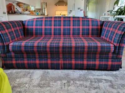 Nice comfortable 3 seater couch
