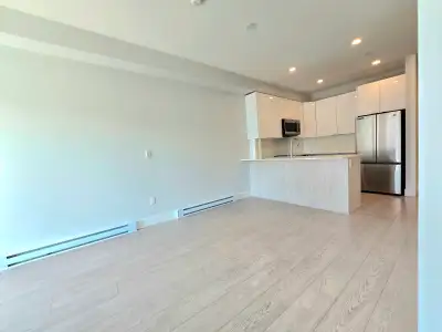 Bright and Quiet 1 bed/1 bath Condo