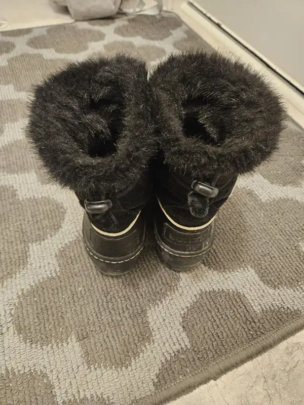 Sorel winter boots in Women's - Shoes in Markham / York Region - Image 5
