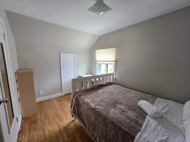 Yonge/Sheppard Subway Station, Steps Away, from Nov/Dec to April in Room Rentals & Roommates in City of Toronto - Image 4