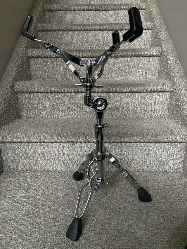 PEARL HD SNARE STAND in Drums & Percussion in Calgary