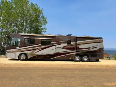 Beautiful Holiday Rambler Imperial. Every option possible for that year. New smart tv in the front,...