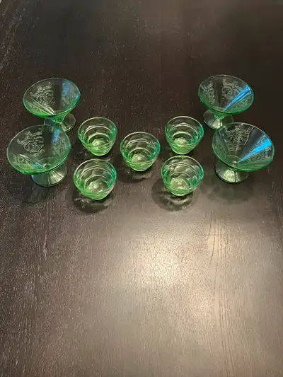 9 small bowls that I believe are called ‘nappy’s’ or ‘berry bowls’. Green Depression style in excell...