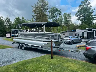 Ponton Princecraft Vectra 23 Lt Moteur 115 HP Très peu utilisation 3 quilles, configuration sport. D...