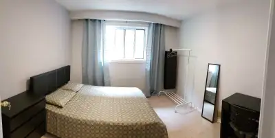 Room for Rent. *FEMALE ONLY* Looking for clean, quiet, respectful tenant. Located at Weston Road & S...
