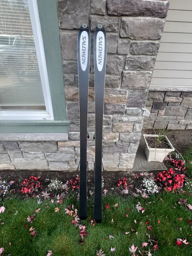 Solomon Downhill Skis/Boots in Ski in Vernon - Image 3
